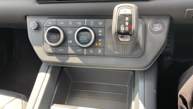 Land Rover Defender 3.0 D350 X-Dynamic SE 130 5dr Auto [8 Seat] Diesel Estate